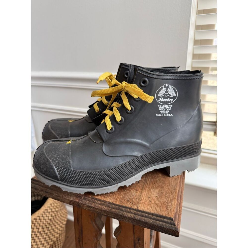 NWOT Bata Steel Toe Rubber Boots Mens Black Yellow 9